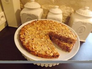 Cookies aux amandes et pépites de framboises en 6 étapes