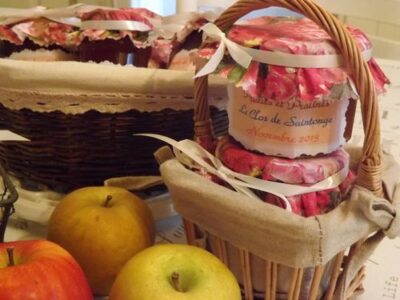Confit de 3 Pommes, Prunes et Pralines : Recette Savoureuse et Facile