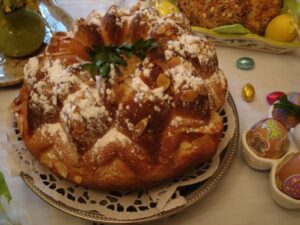 Kouglof aux amandes, aux airelles et roulé à la confiture de mirabelles