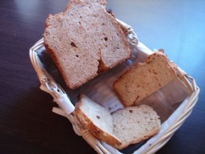 <strong>Brioche aux pétales de blé, fruits et noix</strong>