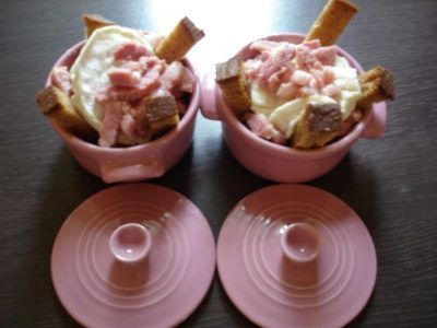 Cocotte de chèvre au miel : Recette facile et savoureuse