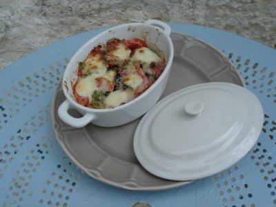 Cocottes de légumes au pesto et deux fromages : Recette facile et savoureuse