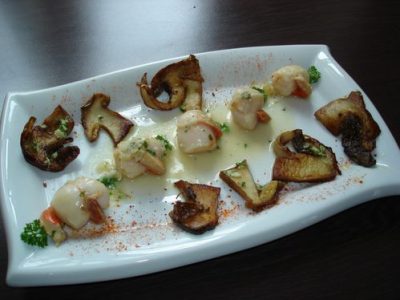 Recette Savoureuse : Duo de Cèpes et Saint-Jacques en Persillade Facile