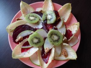 <strong>Salade de fruits et légumes de saison</strong>