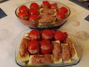 Tomates et courgettes farcies avec porc, volaille et chorizo en 12 étapes