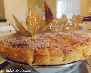 Galette des rois, amandes, pépites de chocolat et fève tonka