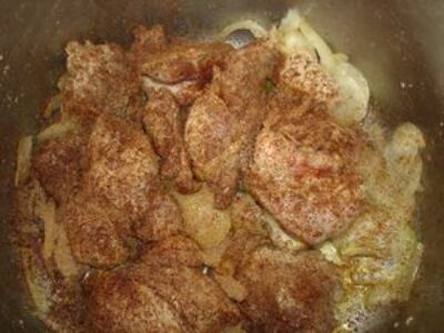 Sauté de porc savoureux aux endives et pruneaux : Recette facile en 7 étapes