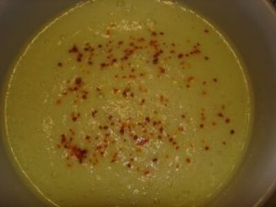 Crème de courgette au fromage fondu : Recette facile et savoureuse !