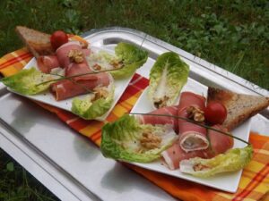 Rouleaux de jambon cru au chèvre et chutney de figues