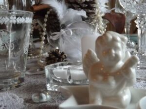 Table décorée : Hiver sous la neige mais… devant une cheminée hi, hi, hi !!!!