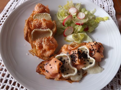 Recette facile : Croissant au saumon fumé et chèvre savoureux