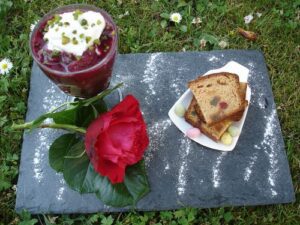 Compotée de pommes et fruits rouges aux pistaches