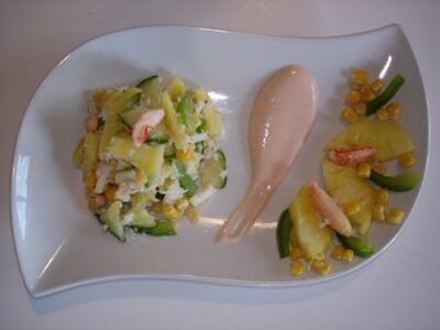 Recette facile : Salade de crabe à l’ananas et légumes émincés