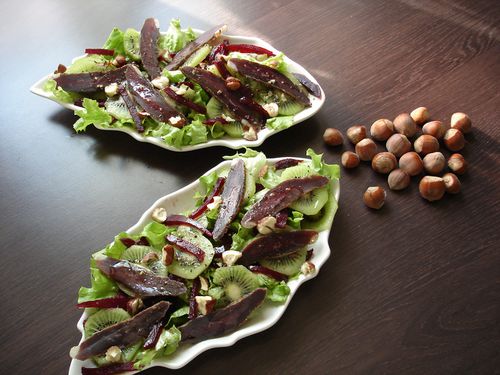 Recette facile : Salade au kiwi et magret séché en 4 étapes