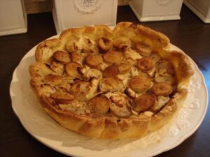 Tarte au boudin blanc, pomme et confit d’oignons