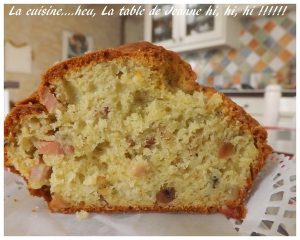 Cake au roquefort, noisettes et lardons fumés en 11 étapes