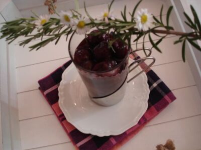 Cerises au Miel et Romarin : Recette Savoureuse et Facile à Préparer