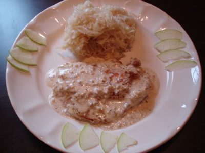 Recette Savoureuse : Escalope à la Crème et aux Noix avec Choucroute