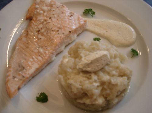 Recette facile : Filet de saumon et écrasé de topinambours au fromage frais ail et fines herbes