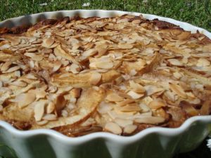 <strong>Flan chocolaté, pommes et amandes</strong>