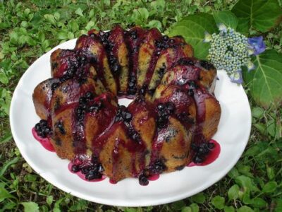 Moelleux au yaourt et myrtilles : Recette facile en 7 étapes