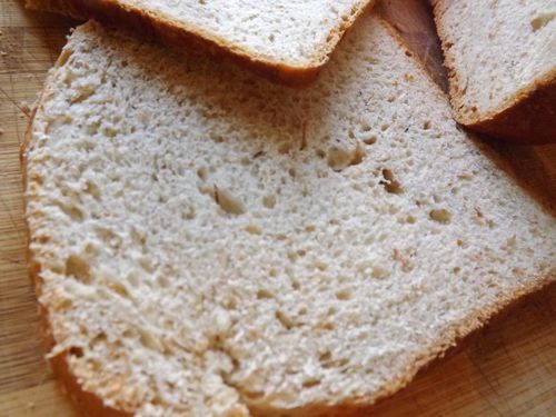 Pain à l'épeautre et à l'huile de noix : Recette facile en 3 étapes
