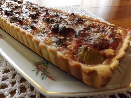 Quiche savoureuse aux figues, lardons et gorgonzola