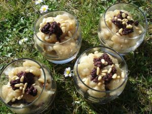 <strong>Verrine de boudin noir et poires aux 4 épices et pignons</strong>