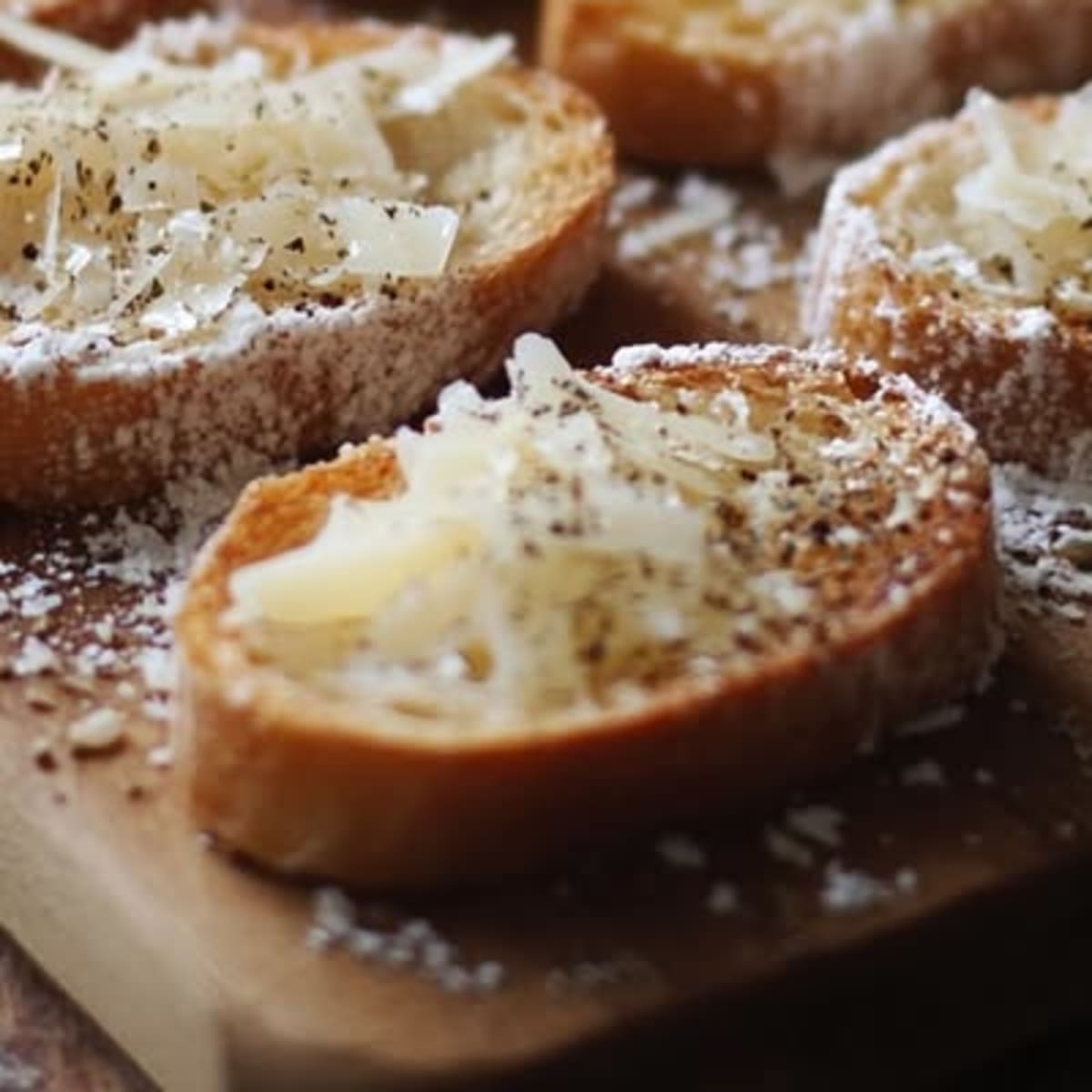 Crostini Fèves Parmesan2