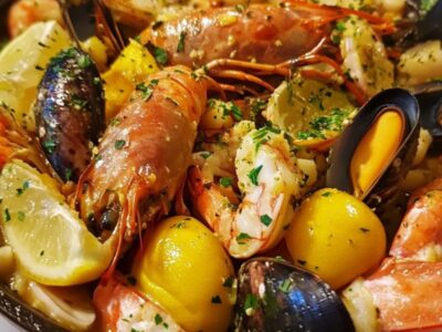 Découvrez la Recette Fabuleuse de la Poêlée Espagnole aux Fruits de Mer : Un Voyage Gastronomique Ensoleillé à Domicile !