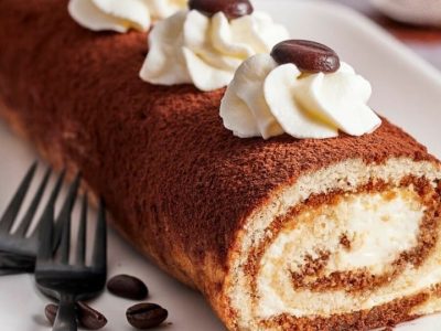 Tiramisu enroulé délicieux : la recette facile !